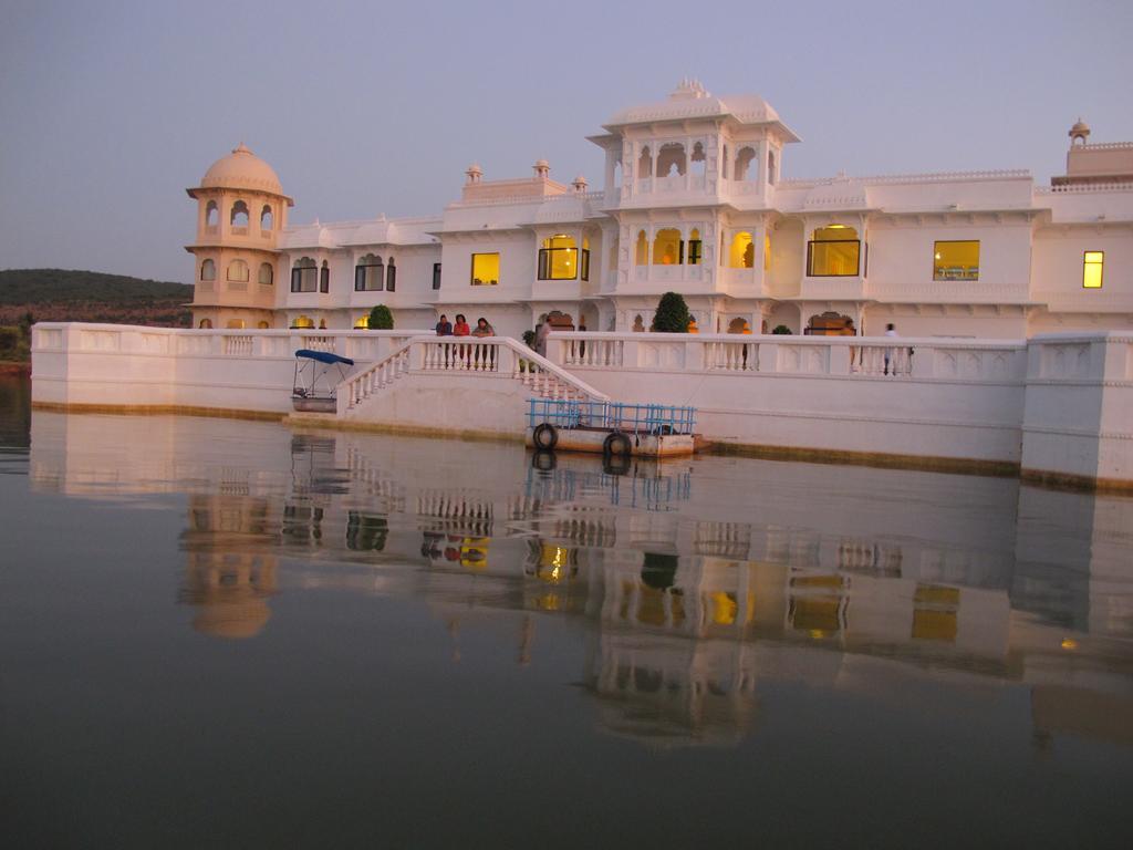 Juesta Lake Nahargarh Palace, Chittorgarh Pārsoli Esterno foto