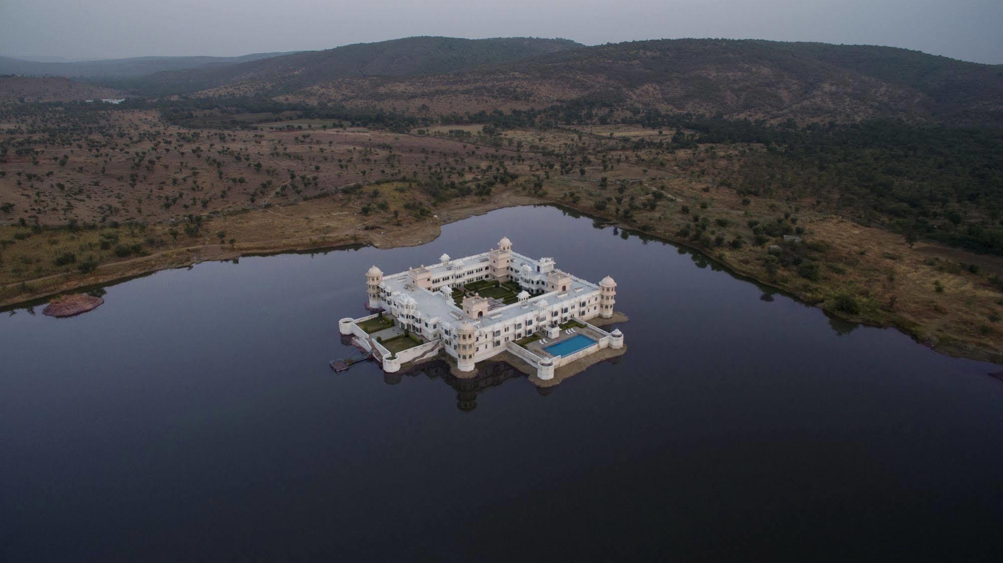 Juesta Lake Nahargarh Palace, Chittorgarh Pārsoli Esterno foto